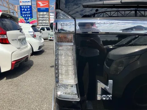 Honda N-BOX Custom
