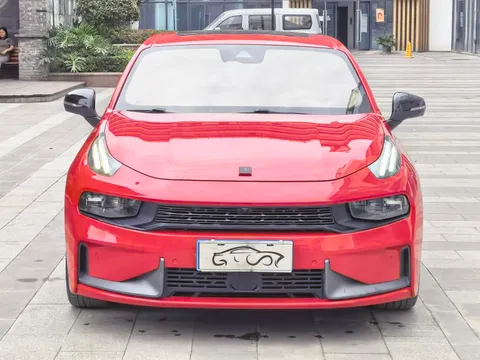 Lynk & Co 03
