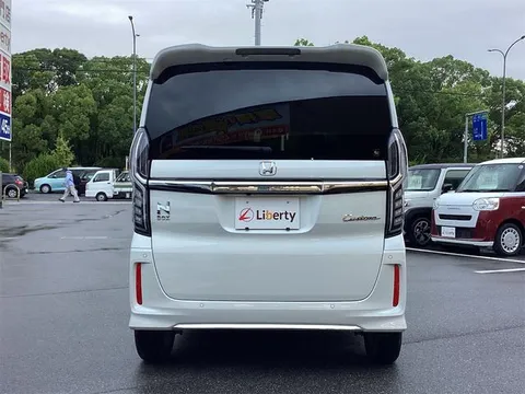 Honda N-BOX Custom