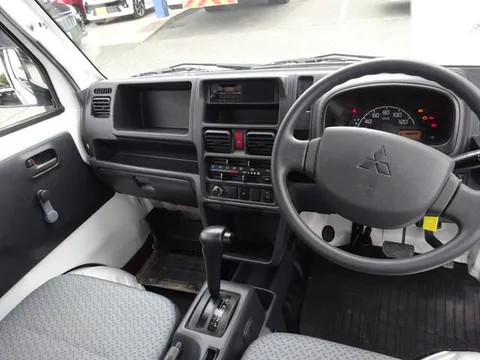 Mitsubishi Minicab Truck