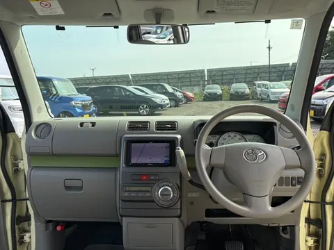 Toyota Pixis Space