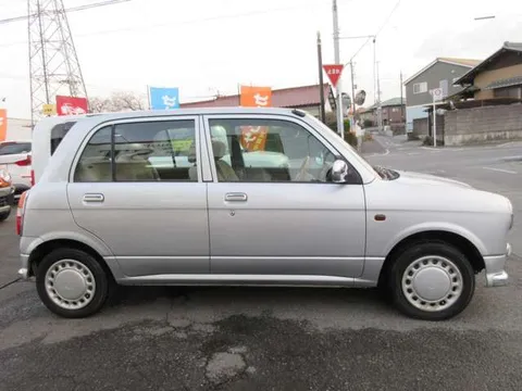 Daihatsu Mira Gino