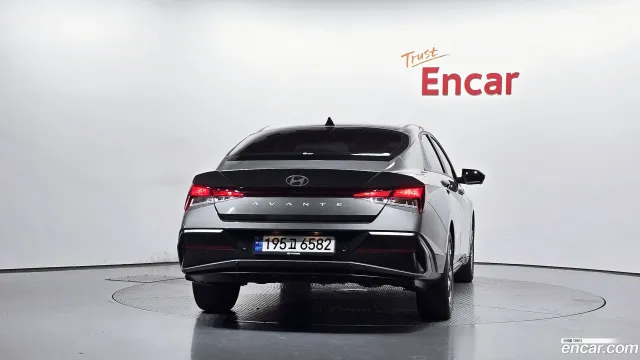 Hyundai Elantra (Avante)