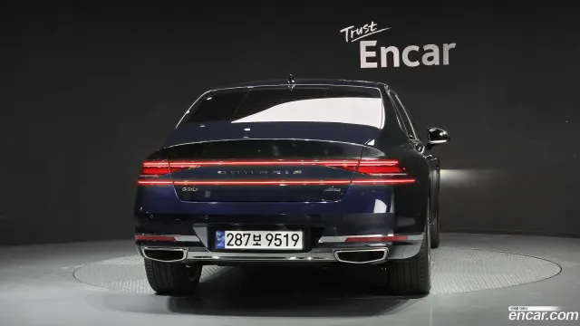 Genesis G90