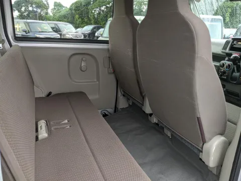 Nissan Clipper Van