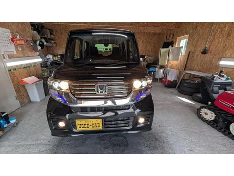 Honda N-BOX Custom