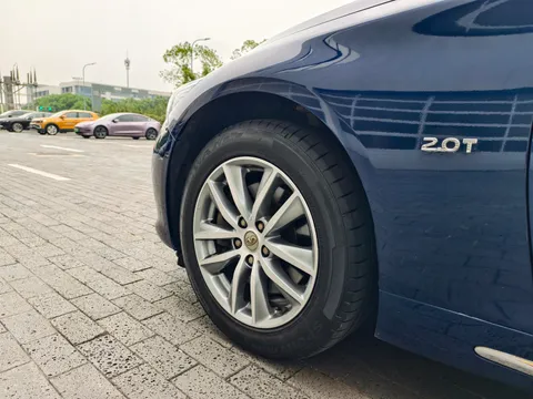 Infiniti Q50L