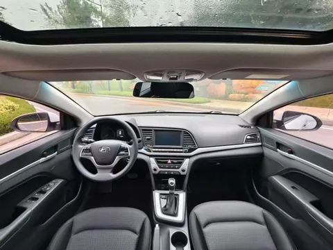 Hyundai Elantra (Avante)
