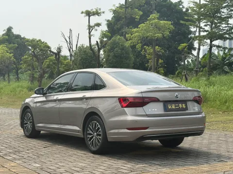 Volkswagen Sagitar