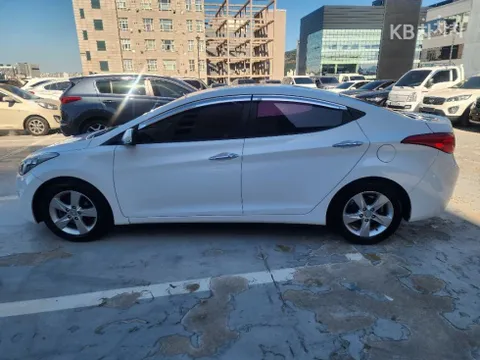 Hyundai Elantra (Avante)