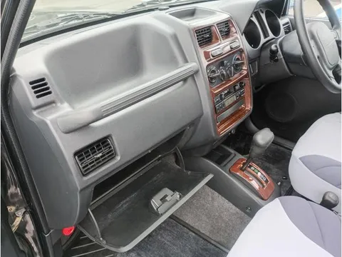 Mitsubishi Pajero JR