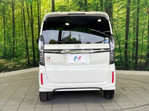 Honda N-BOX Custom