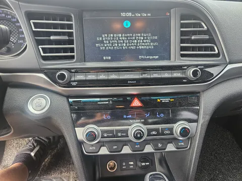 Hyundai Elantra (Avante)