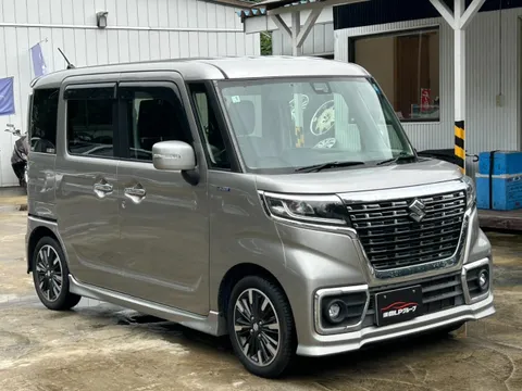 Suzuki Spacia Custom