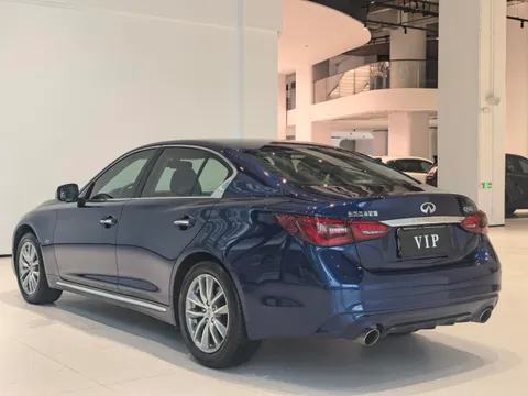 Infiniti Q50L