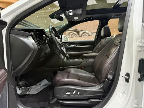 Cadillac XT6