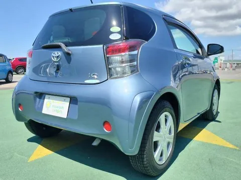Toyota iQ