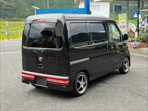 Toyota Pixis Van