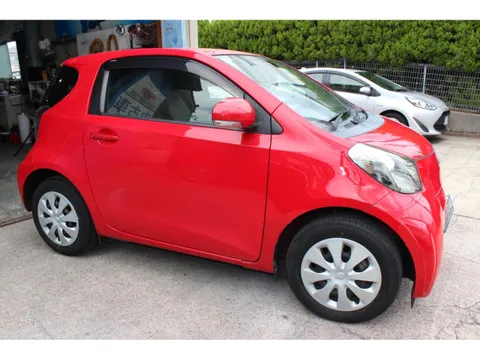 Toyota iQ