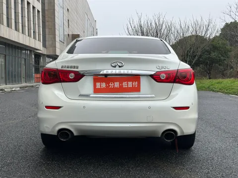 Infiniti Q50L