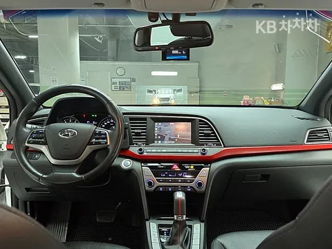 Hyundai Elantra (Avante)