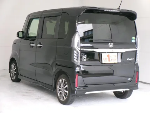 Honda N-BOX Custom