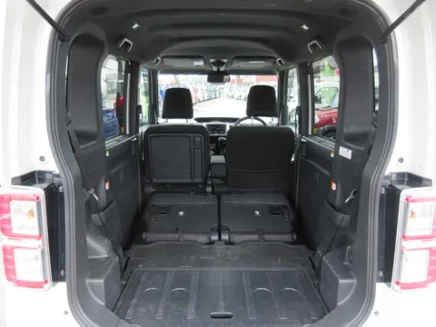 Toyota Pixis Mega