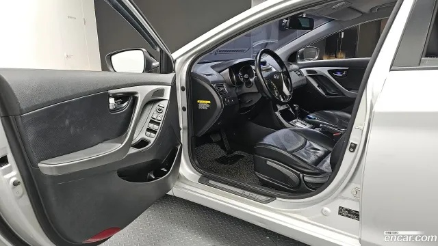 Hyundai Elantra (Avante)