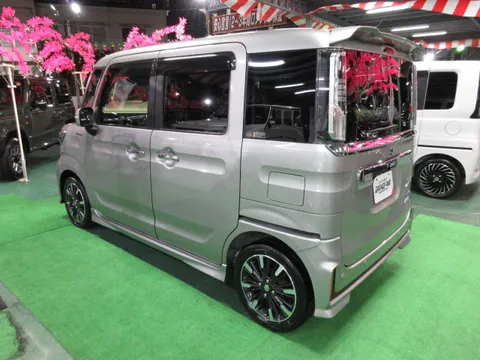 Suzuki Spacia
