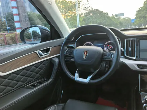 Hongqi HS7