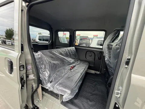 Nissan Clipper Van