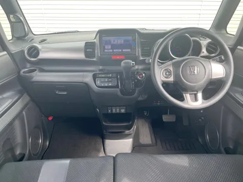 Honda N-BOX Slash