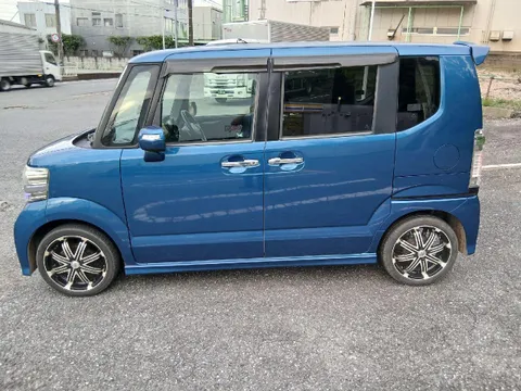 Honda N-BOX Custom