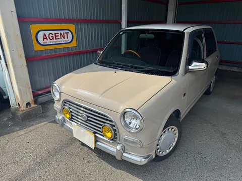 Daihatsu Mira Gino