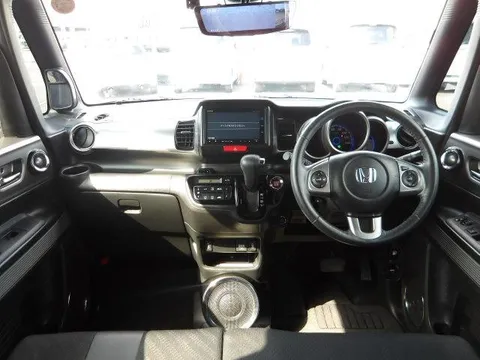 Honda N-BOX Slash