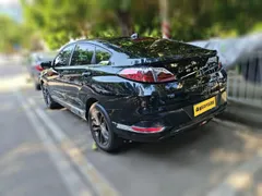 Venucia T90