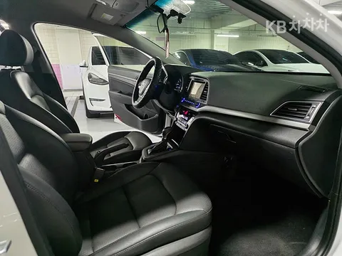 Hyundai Elantra (Avante)