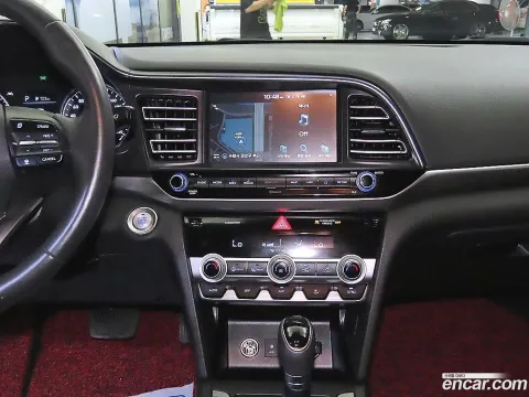 Hyundai Elantra (Avante)