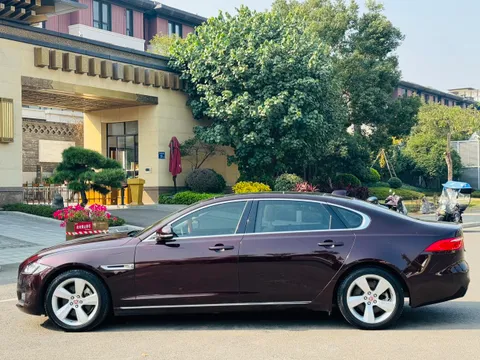Jaguar XFL