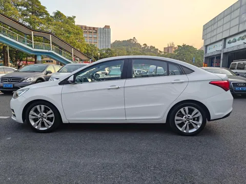 Chery Arrizo 5