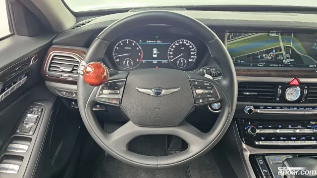 Genesis G90 (EQ900)