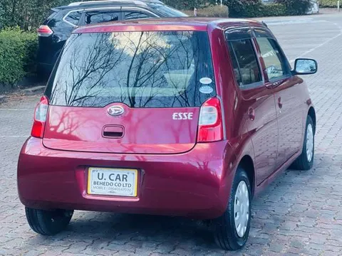 Daihatsu Esse