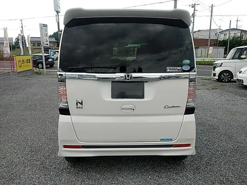 Honda N-BOX Custom
