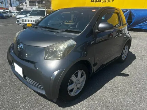 Toyota iQ
