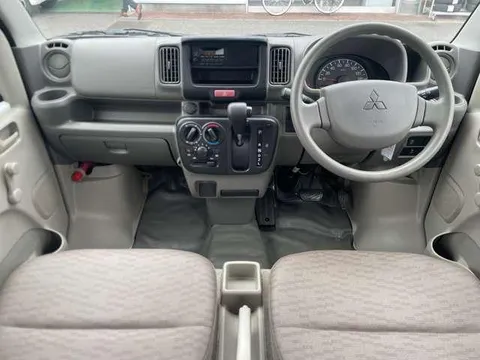 Mitsubishi Minicab Van