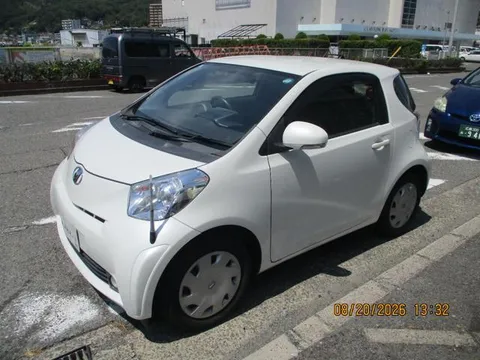 Toyota iQ