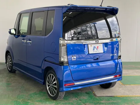 Honda N-BOX Custom