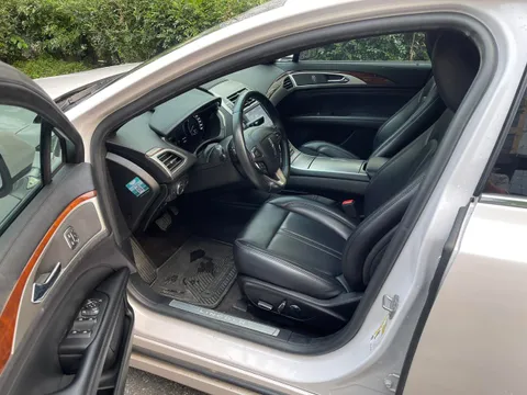 Lincoln MKZ