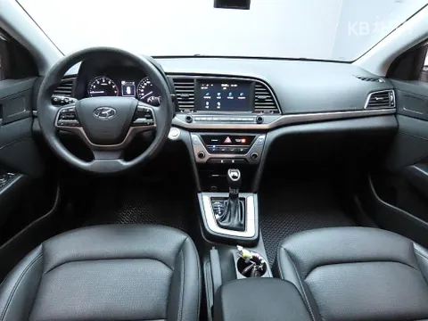 Hyundai Elantra (Avante)