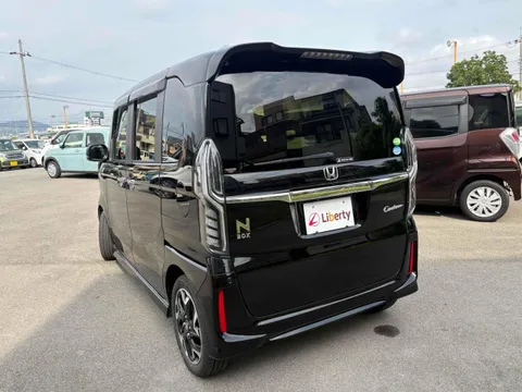 Honda N-BOX Custom